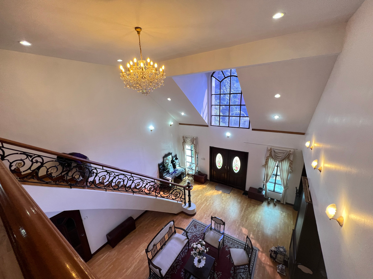 ขายบ้านลาดพร้าว เซ็นทรัลลาดพร้าว : ขายบ้านเดี่ยวหรู 3 ชั้น ใจกลางเมืองลาดพร้าว สไตล์ Classic European / Classic Luxury โถงสูง Double Volume สง่างามเหนือระดับ