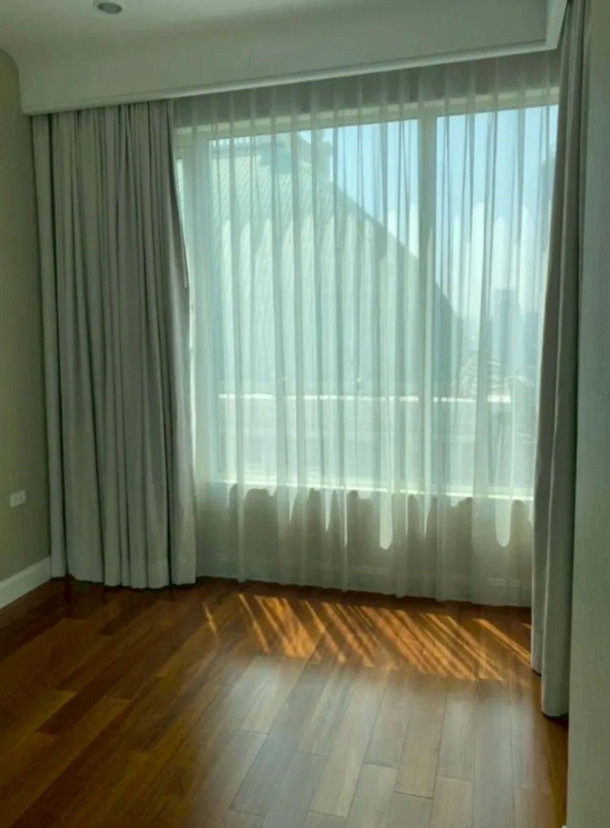 For RentCondoWitthayu, Chidlom, Langsuan, Ploenchit : Q Langsuan 160 sq.m. Please add LINE ID @806qphgn o8415o5483