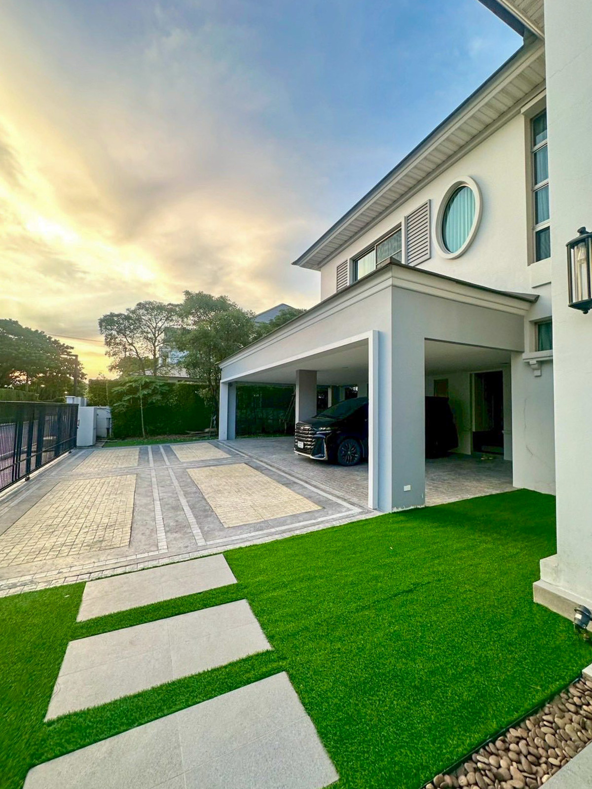 HouseLadkrabang, Suwannaphum Airport : Perfect Masterpiece Krungthep Kreetha–Srinakarin Luxury Residence Near International Schools Please call: 062-496-6454