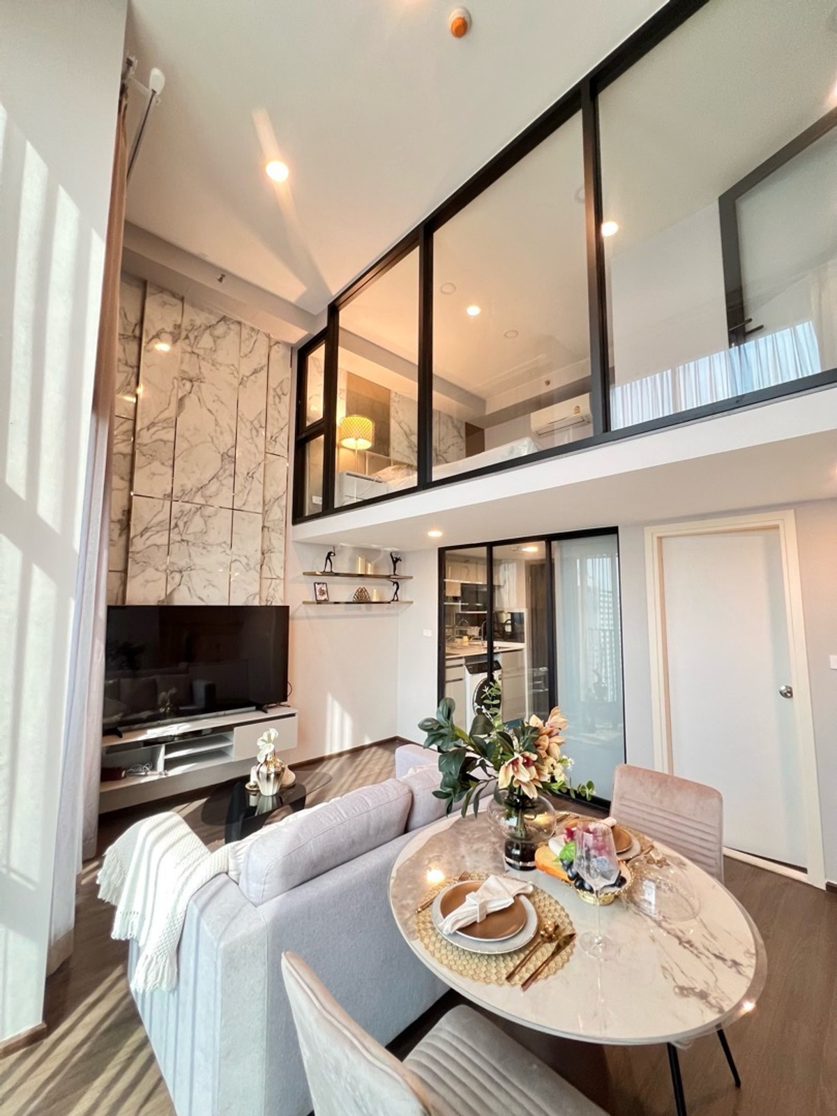 For RentCondoRama9, Petchburi, RCA : Knightsbridge space rama9 beautifully decorated like it came out of Pinterest.