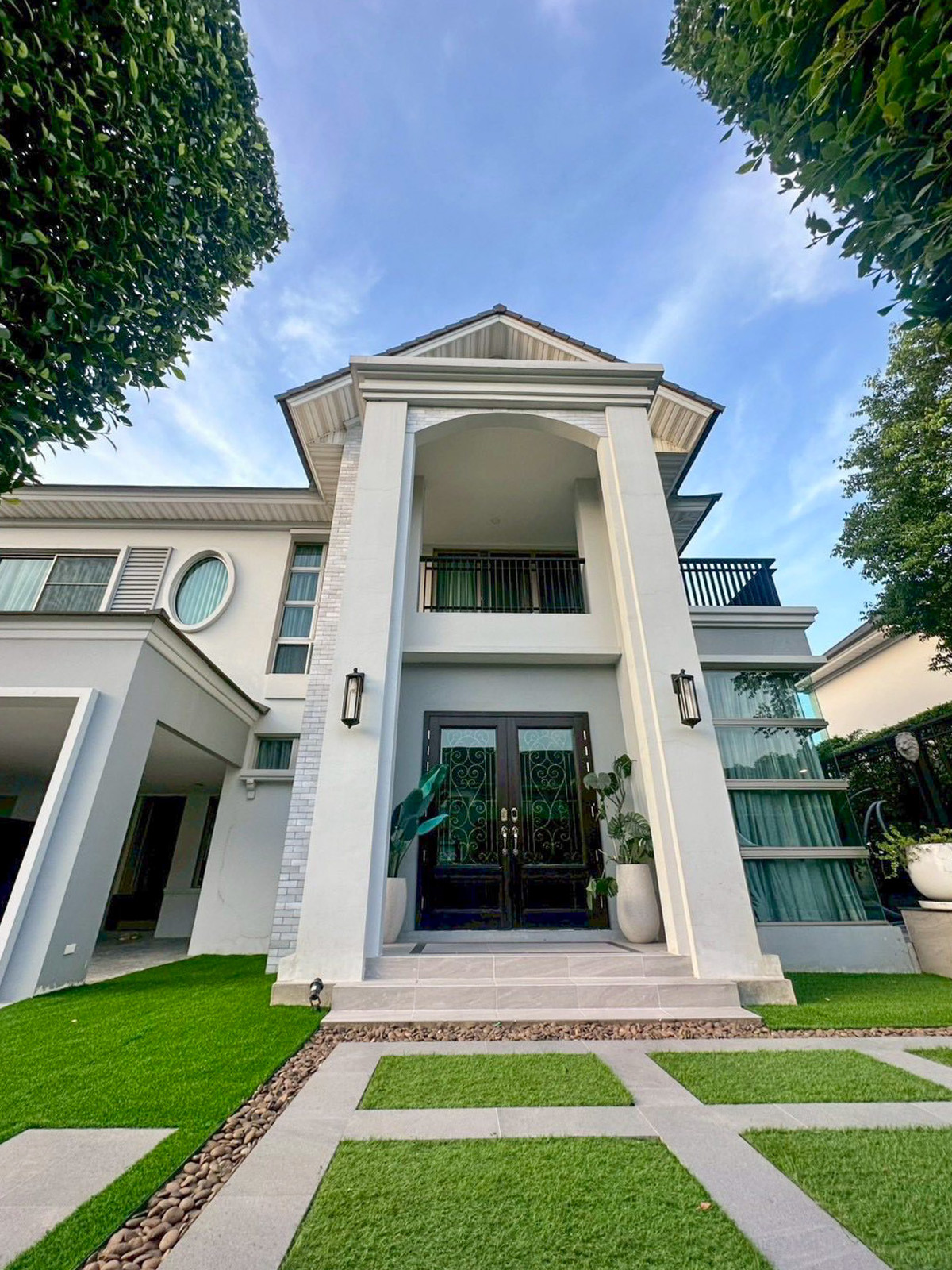 บ้านลาดกระบัง สุวรรณภูมิ : Perfect Masterpiece กรุงเทพกรีฑา–ศรีนครินทร์ คฤหาสน์หรูพร้อมเข้าอยู่ ใกล้โรงเรียนนานาชาติ Please call: 062-496-6454