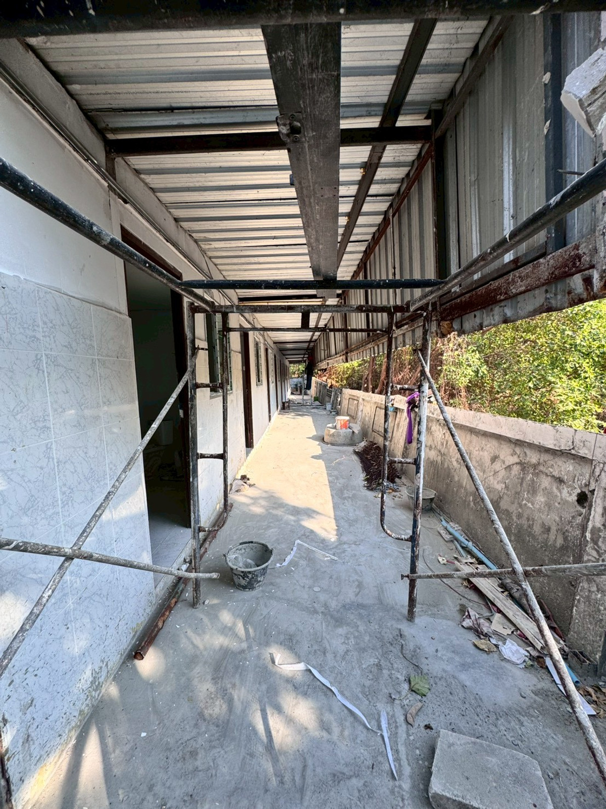 โกดังสมุทรปราการ สำโรง : ขาย/ให้เช่าโกดังพร้อมสำนักงานและห้องพักคนงาน ซอยรัตนโชค 12/1 บางปลา 2 สมุทรปราการ (N.1967)