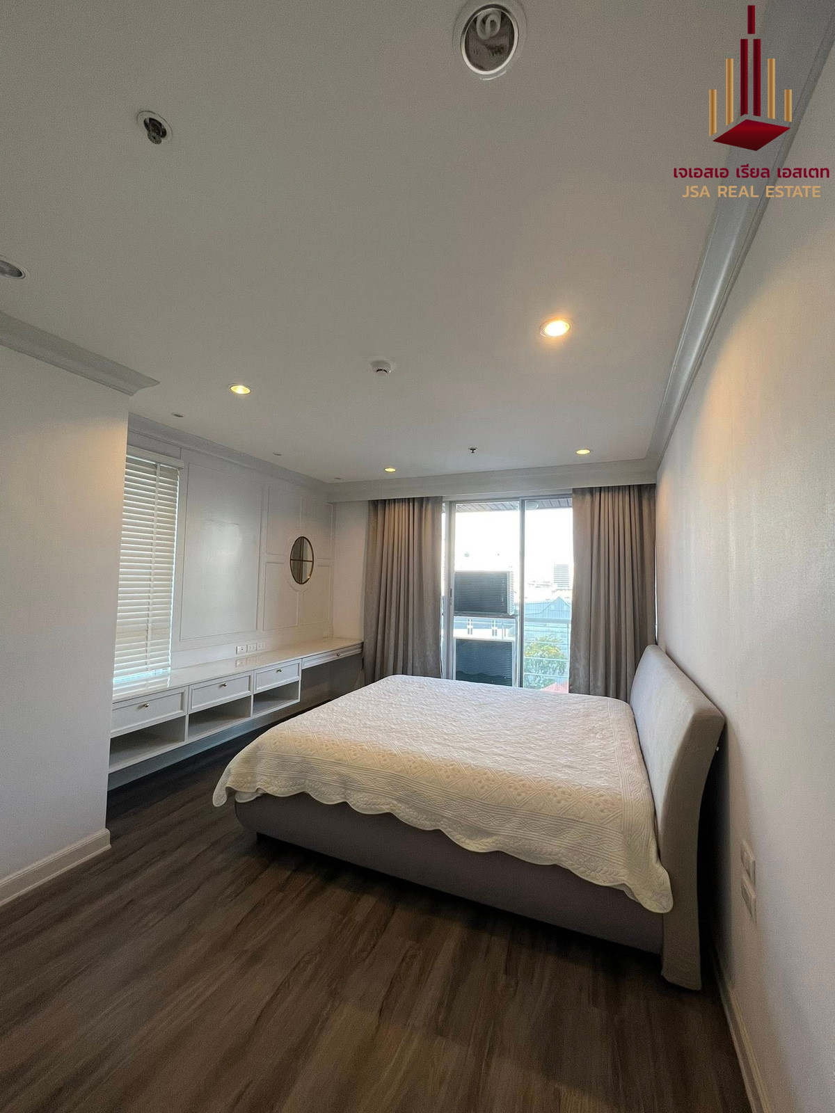 For RentCondoRatchathewi,Phayathai : ✨ For Rent: Pathumwan Resort Condo ✨ 💰 Only 40,000 THB/month