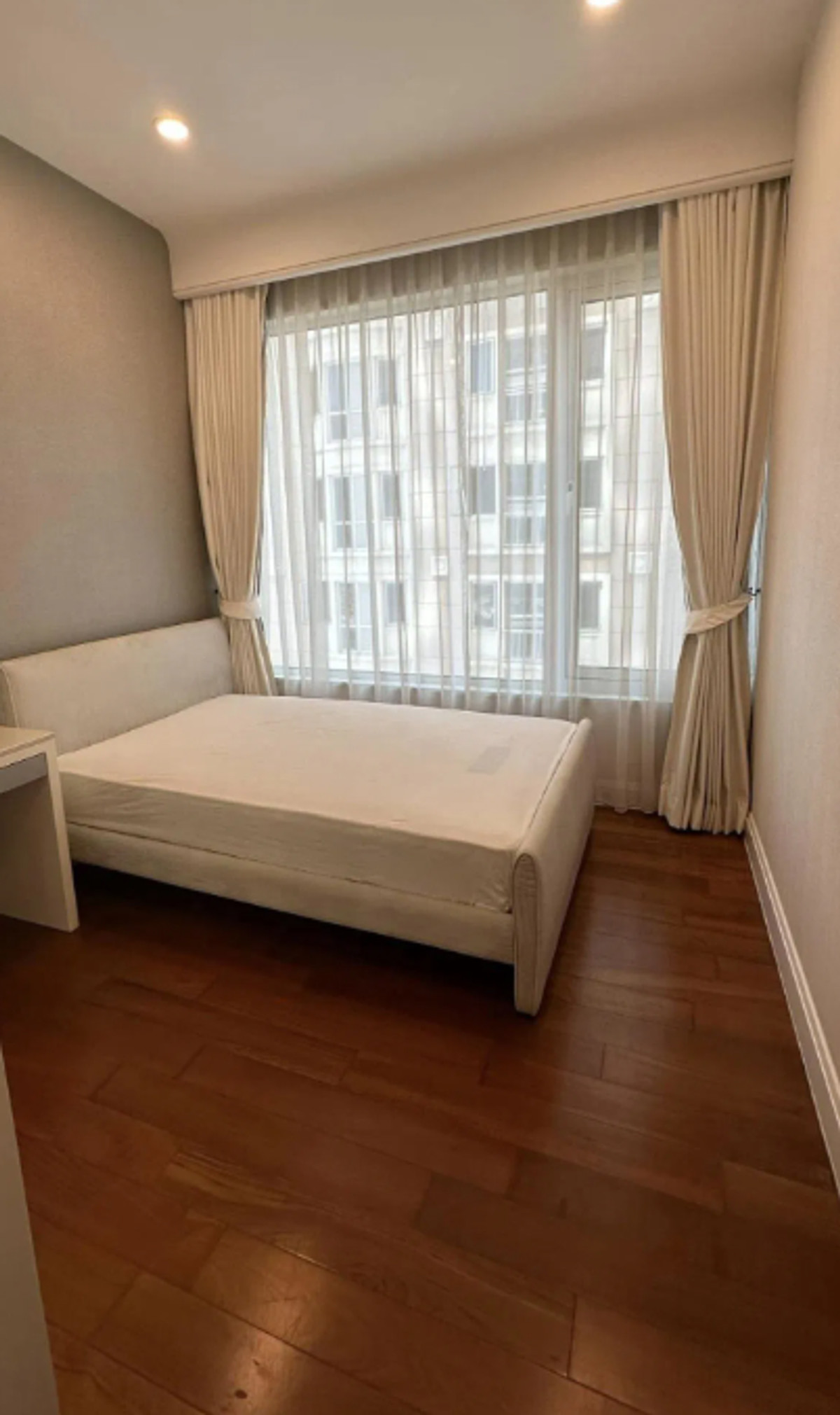 For RentCondoWitthayu, Chidlom, Langsuan, Ploenchit : Q Langsuan 75 sq.m. Please add LINE ID @806qphgn o8415o5483