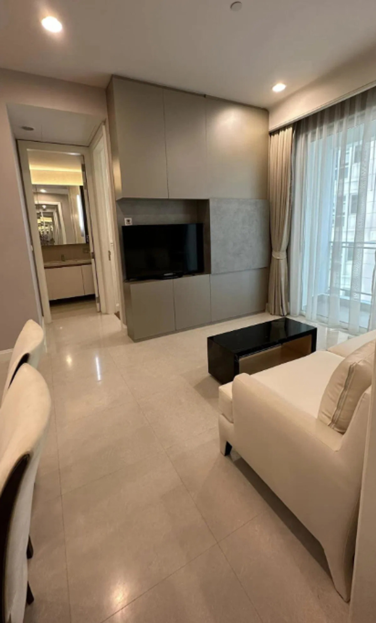 For RentCondoWitthayu, Chidlom, Langsuan, Ploenchit : Q Langsuan 75 sq.m. Please add LINE ID @806qphgn o8415o5483