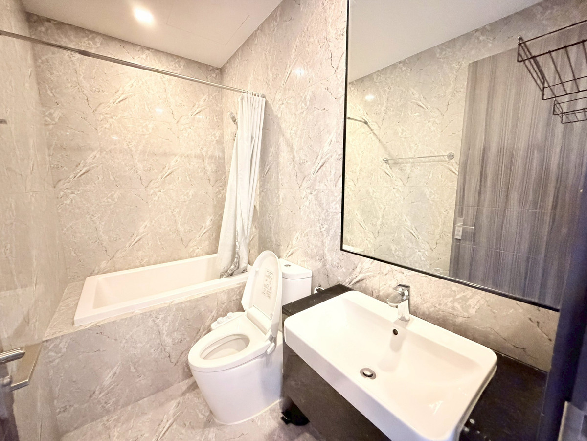 ให้เช่าคอนโดสุขุมวิท อโศก ทองหล่อ : 🌟 ASHTON ASOKE - ห้องกว้างแต่งครบ เรียบหรู ติดรถไฟฟ้าMRTเเละใกล้BTS 