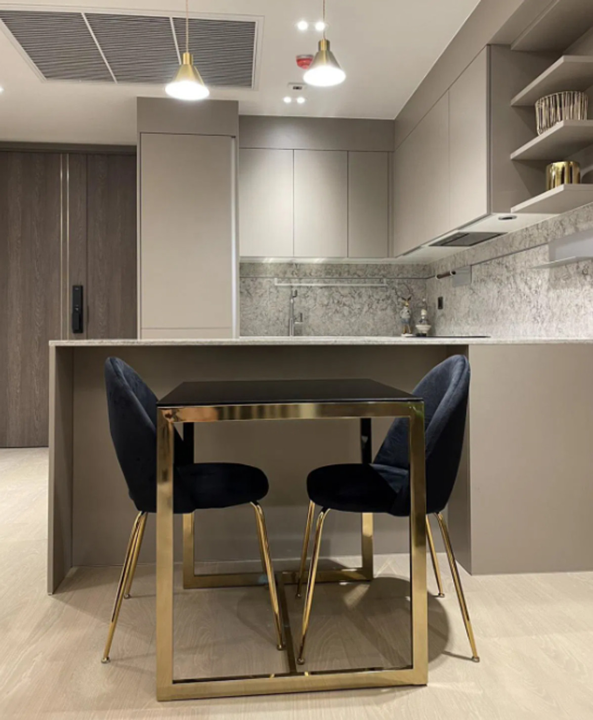 For RentCondoWitthayu, Chidlom, Langsuan, Ploenchit : Tonson One Residence 57 sq.m. Please add LINE ID @806qphgn o8415o5483