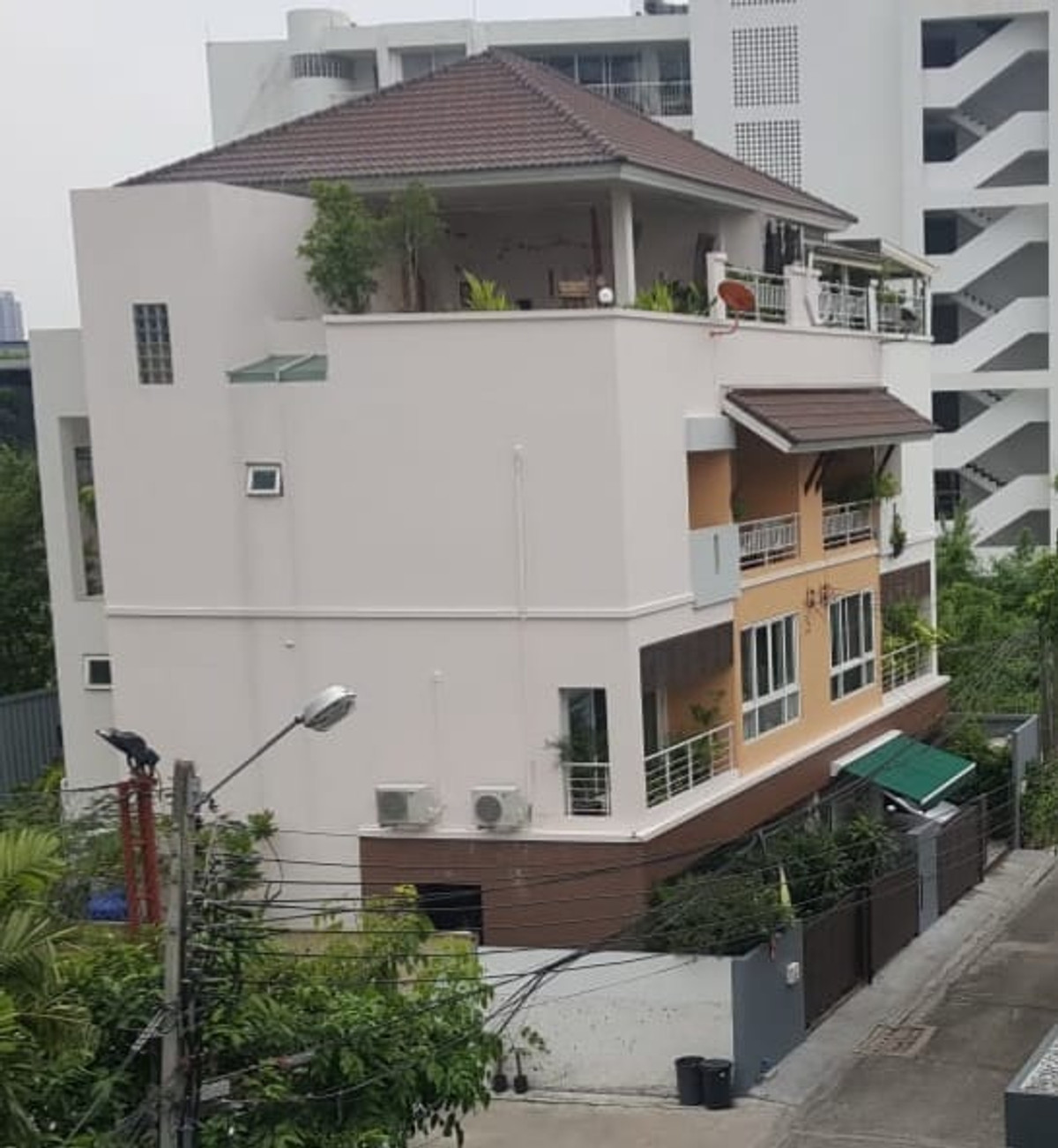 ขายบ้านสุขุมวิท อโศก ทองหล่อ : [Super Rare] พูลวิลล่าในสังคมคุณภาพ แม้อยู่ใจกลางเมือง แต่สงบและเป็นส่วนตัวมาก