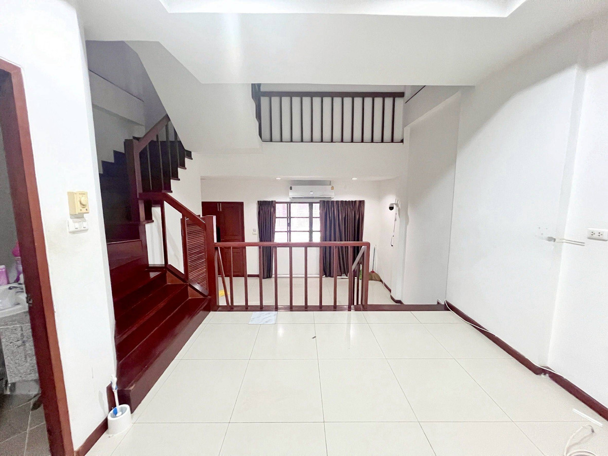 ให้เช่าทาวน์โฮมสุขุมวิท อโศก ทองหล่อ : LTHC14127 – Townhome for Rent | Sukhumvit 52 | 200 sqm | 3 Beds 3 Baths | Near BTS On Nut | 45K/Month | ทาวน์โฮมให้เช่า สุขุมวิท 52