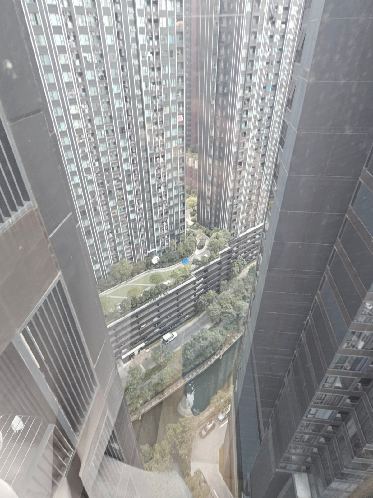 For RentCondoRama9, Petchburi, RCA : Ashton Asoke-Rama 9 Condo for RENT  ** Ashton Asoke - Rama 9  ห้องกว้าง 35 ตรม. 1 นอน 1 น้ำ พร้อมอยู่@ 26,000 บาท โทรด่วน 096-2615656  ห้องกว้าง 35 ตรม. 1 นอน 1 น้ำ เฟอร์ครบ พร้อมอยู่    Location : Rama 9   Selling Price : 26,000 Baht  Condominium near MR