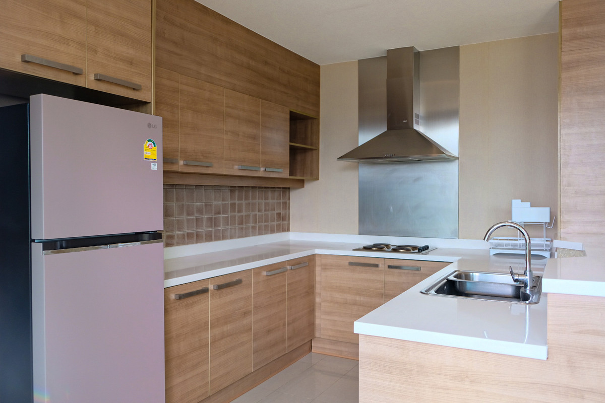 For RentCondoSukhumvit, Asoke, Thonglor : Condo Villa Sikhara, convenient travel, close to BTS, there is a shuttle, beautiful room, fully furnished, ready to move in!!