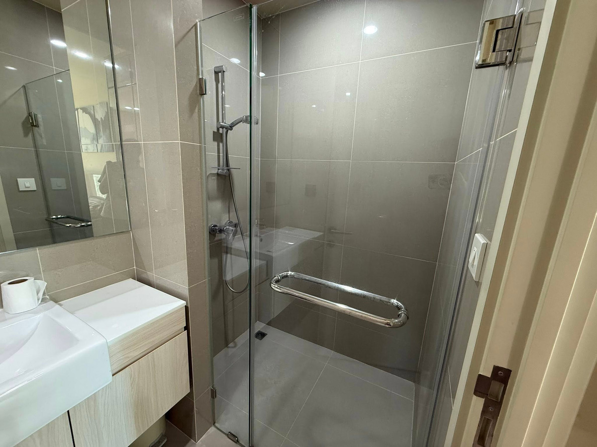 For RentCondoSukhumvit, Asoke, Thonglor : Noble Recole Condo, convenient travel, near BTS, there is a shuttle, beautiful room, fully furnished, ready to move in!!