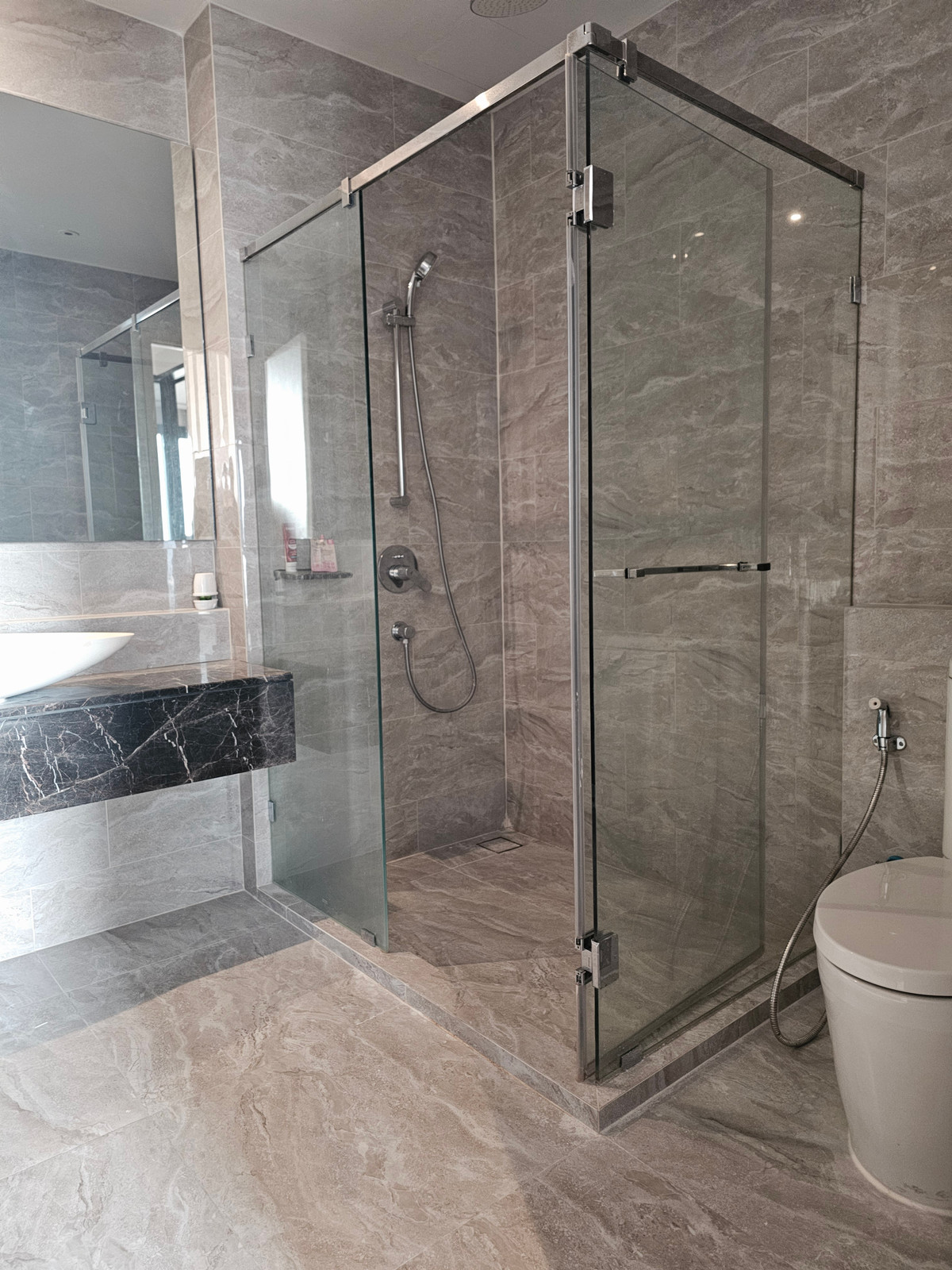 For RentCondoRama9, Petchburi, RCA : Ashton Asoke-Rama 9 Condo for RENT  ** Ashton Asoke - Rama 9  ห้องกว้าง 35 ตรม. 1 นอน 1 น้ำ พร้อมอยู่@ 26,000 บาท โทรด่วน 096-2615656  ห้องกว้าง 35 ตรม. 1 นอน 1 น้ำ เฟอร์ครบ พร้อมอยู่    Location : Rama 9   Selling Price : 26,000 Baht  Condominium near MR