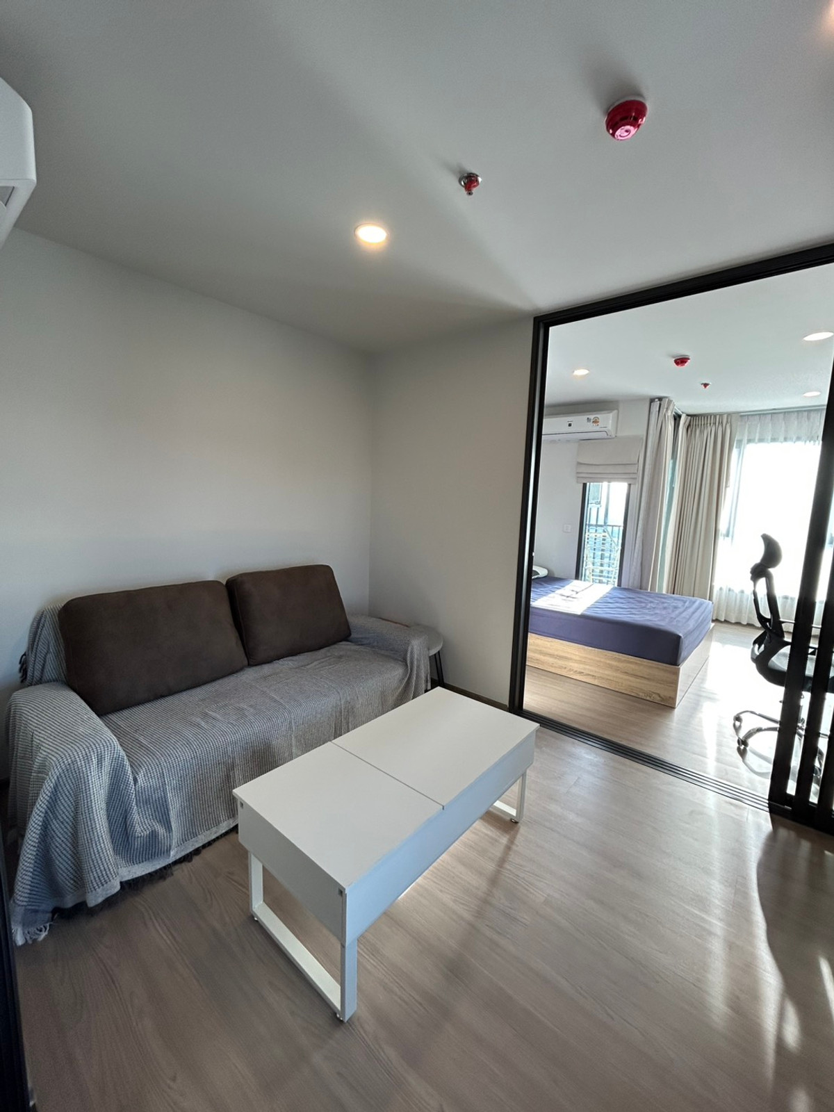 For RentCondoKhlongtoei, Kluaynamthai : 🌊 [Corner Unit] River View 1 Bed Plus for Rent at Aspire Sukhumvit – Rama 4! Fully Furnished. 🌇