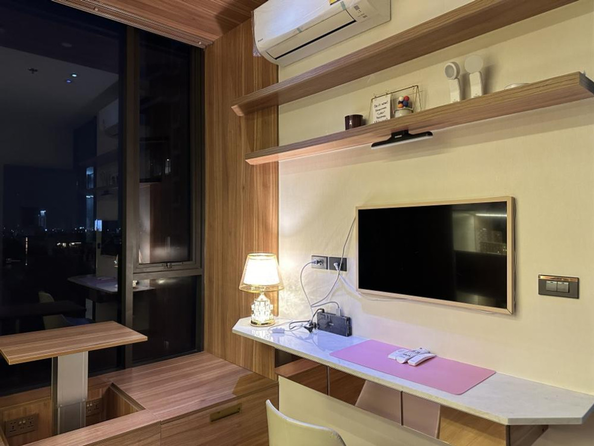 For RentCondoSukhumvit, Asoke, Thonglor : Condo The FINE Bangkok Thonglor–Ekamai, convenient travel, near BTS, there is a shuttle, beautiful room, fully furnished, ready to move in!