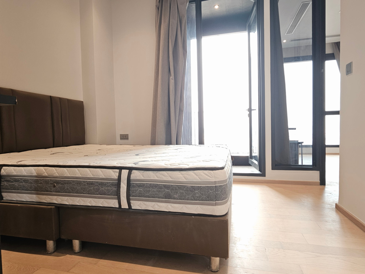 For RentCondoRama9, Petchburi, RCA : Ashton Asoke-Rama 9 Condo for RENT  ** Ashton Asoke - Rama 9  ห้องกว้าง 35 ตรม. 1 นอน 1 น้ำ พร้อมอยู่@ 26,000 บาท โทรด่วน 096-2615656  ห้องกว้าง 35 ตรม. 1 นอน 1 น้ำ เฟอร์ครบ พร้อมอยู่    Location : Rama 9   Selling Price : 26,000 Baht  Condominium near MR