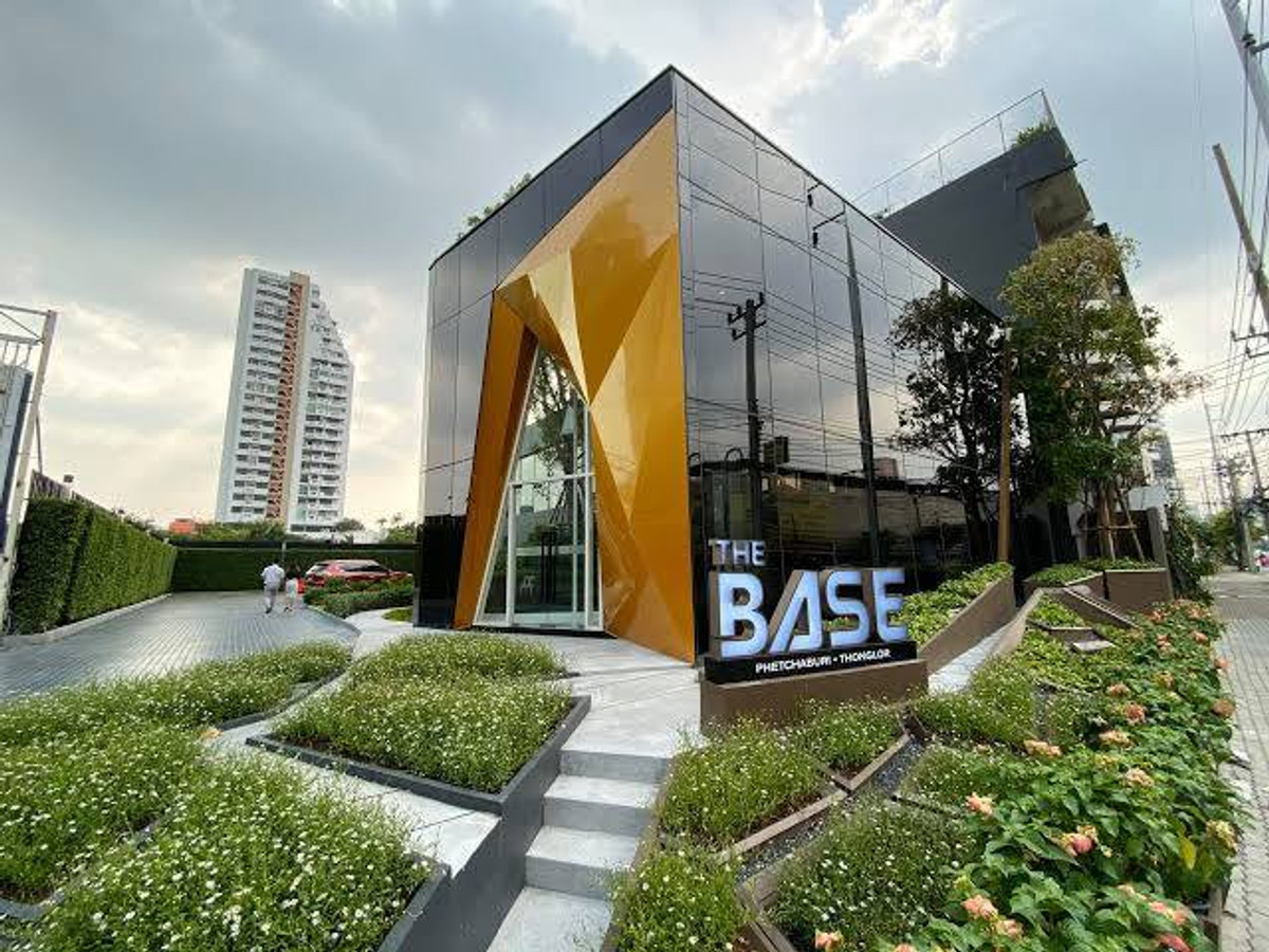 CondoRama9, Petchburi, RCA : For rent/sale The Base Phetchaburi - Thonglor, area 29.87 square meters, 9th floor, ready to move in, opposite Bangkok Hospital, New Phetchaburi Road, Bang Kapi Subdistrict, Huai Khwang District, Bangkok