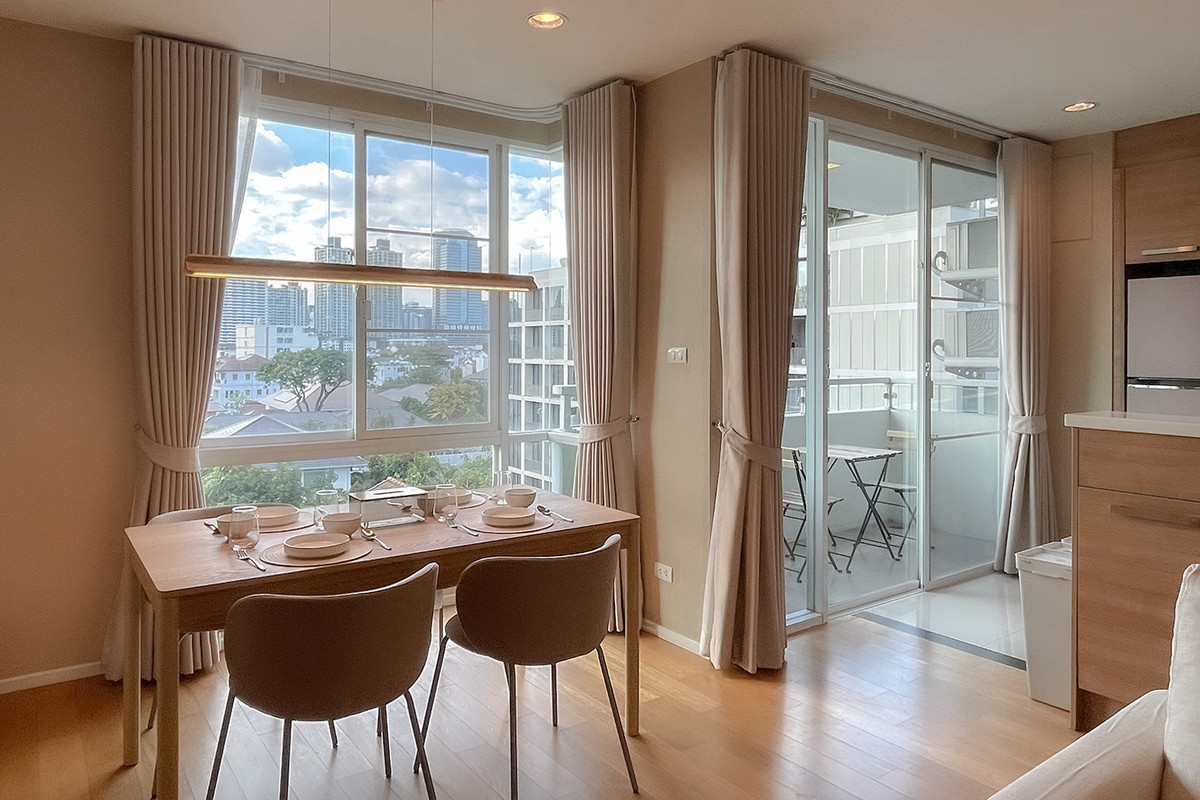 For RentCondoSukhumvit, Asoke, Thonglor : Condo Villa Sikhara, convenient travel, close to BTS, there is a shuttle, beautiful room, fully furnished, ready to move in!!