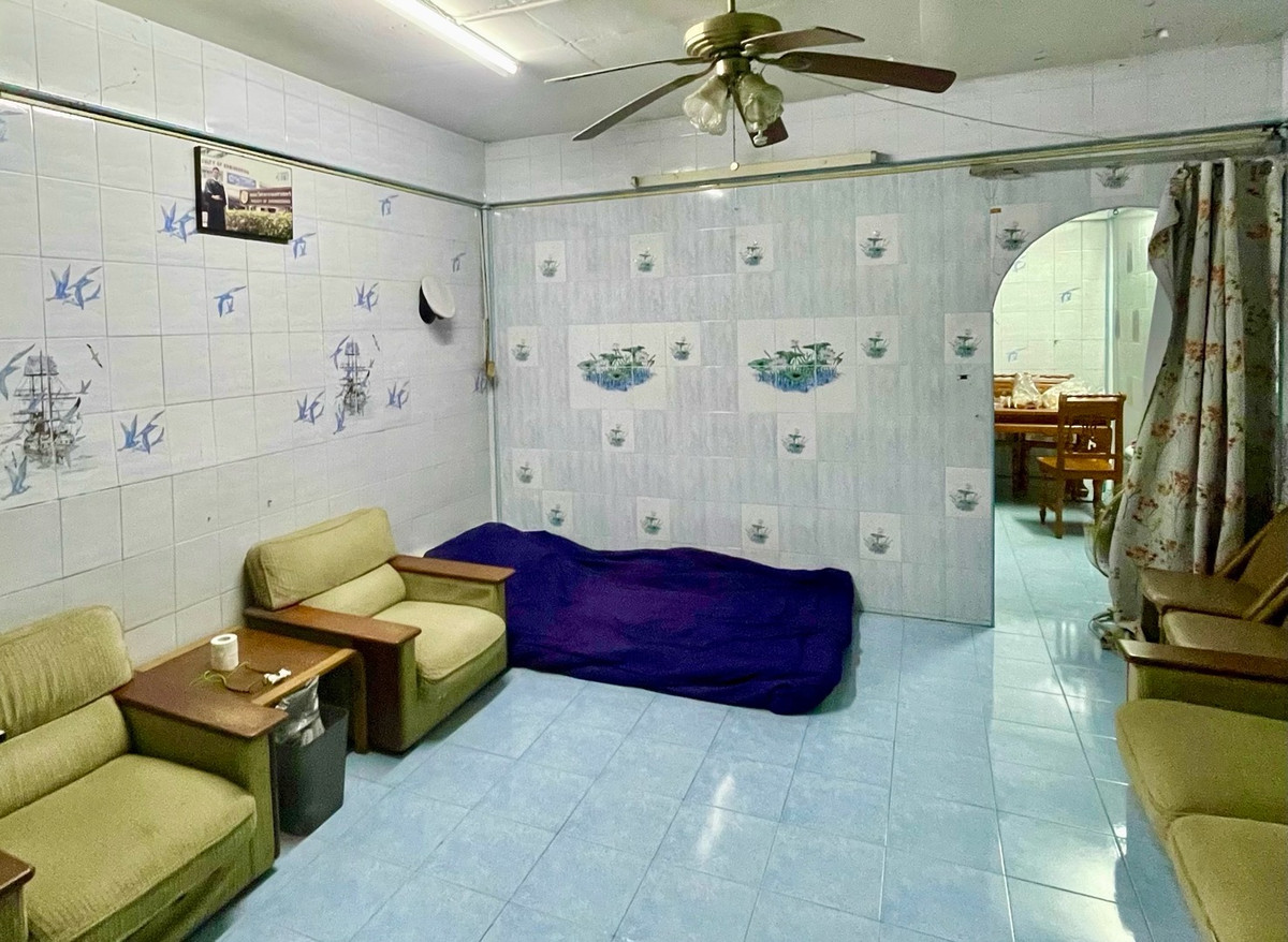 ขายทาวน์โฮมวิภาวดี ดอนเมือง หลักสี่ : ขายทาวน์เฮ้าส์2ชั้น ติดถนนในซอยวิภาวดี64 พท.18 ตรว. 2นอน2น้ำ ใกล้ตลาดสด, 7-11 ,เข้าออกได้หลายทาง เหมาะอยู่อาศัย/ค้าขายได้