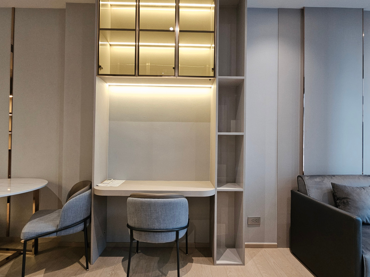 For RentCondoRama9, Petchburi, RCA : Ashton Asoke-Rama 9 Condo for RENT  ** Ashton Asoke - Rama 9  ห้องกว้าง 43 ตรม. 1 นอน 1 น้ำ พร้อมอยู่@ 35,000 บาท โทรด่วน 096-2615656  ห้องกว้าง 43 ตรม. 1 นอน 1 น้ำ เฟอร์ครบ พร้อมอยู่    Location : Rama 9   Selling Price : 35,000 Baht  Condominium near MR