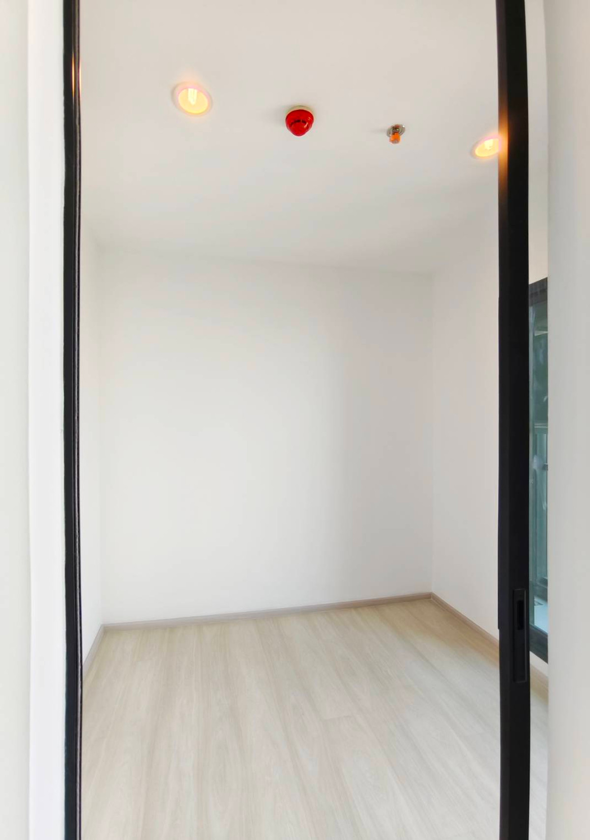 ขายคอนโดพระราม 9 เพชรบุรีตัดใหม่ RCA : Life Asoke ห้องใหม่ ไม่เคยอยู่ ชั้นสูง วิวเมือง ติด ARL มักกะสัน