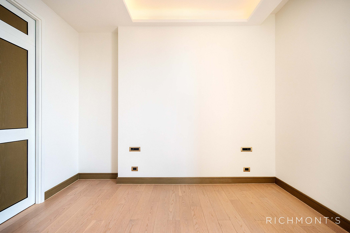 For SaleCondoWongwianyai, Charoennakor : 2 Bedrooms at The Residences at Mandarin Oriental, Please call: 062-496-6454