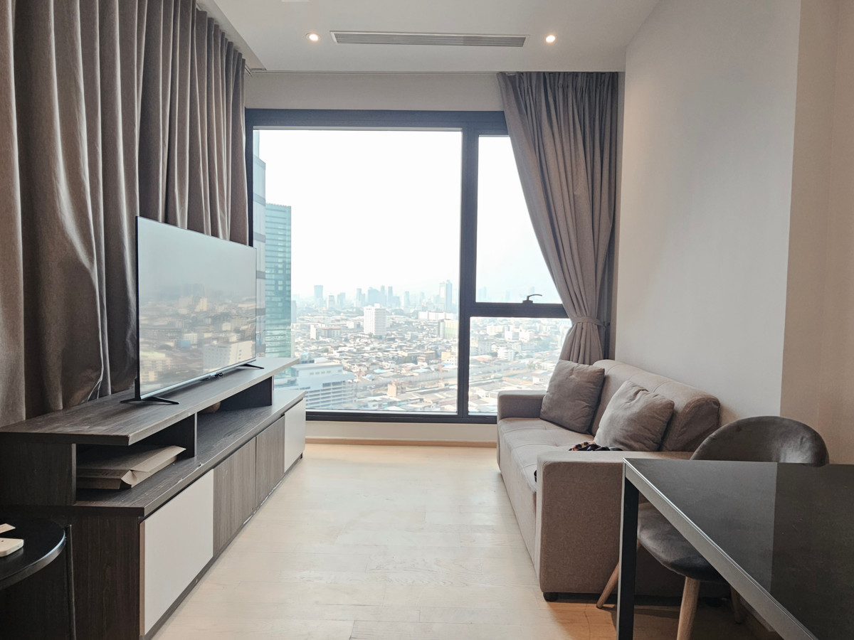 ให้เช่าคอนโดพระราม 9 เพชรบุรีตัดใหม่ RCA : Ashton Asoke-Rama 9 Condo for RENT  ** Ashton Asoke - Rama 9  ห้องกว้าง 35 ตรม. 1 นอน 1 น้ำ พร้อมอยู่@ 26,000 บาท โทรด่วน 096-2615656  ห้องกว้าง 35 ตรม. 1 นอน 1 น้ำ เฟอร์ครบ พร้อมอยู่    Location : Rama 9   Selling Price : 26,000 Baht  Condominium near MR