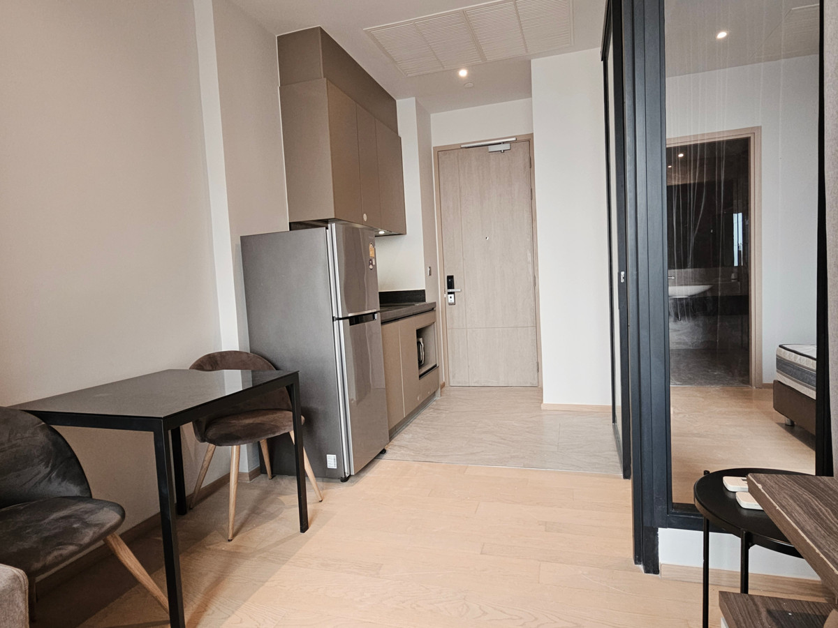 For RentCondoRama9, Petchburi, RCA : Ashton Asoke-Rama 9 Condo for RENT  ** Ashton Asoke - Rama 9  ห้องกว้าง 35 ตรม. 1 นอน 1 น้ำ พร้อมอยู่@ 26,000 บาท โทรด่วน 096-2615656  ห้องกว้าง 35 ตรม. 1 นอน 1 น้ำ เฟอร์ครบ พร้อมอยู่    Location : Rama 9   Selling Price : 26,000 Baht  Condominium near MR