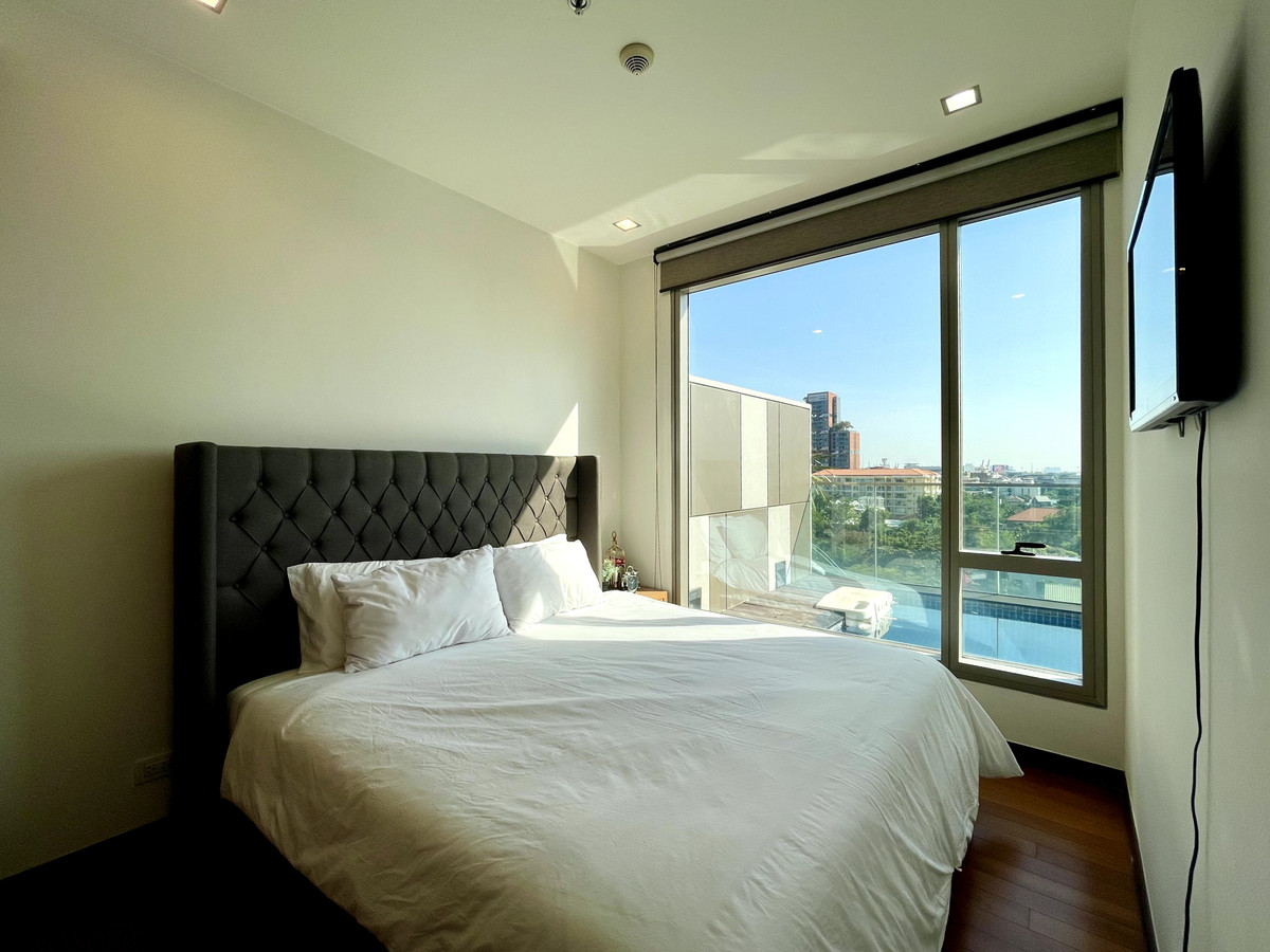 ให้เช่าคอนโดสุขุมวิท อโศก ทองหล่อ : Ashton Morph for rent! 🔥Pet-friendly 2 bedroom duplex 110 sq.m fully furnished with private pool near BTS Thonglor