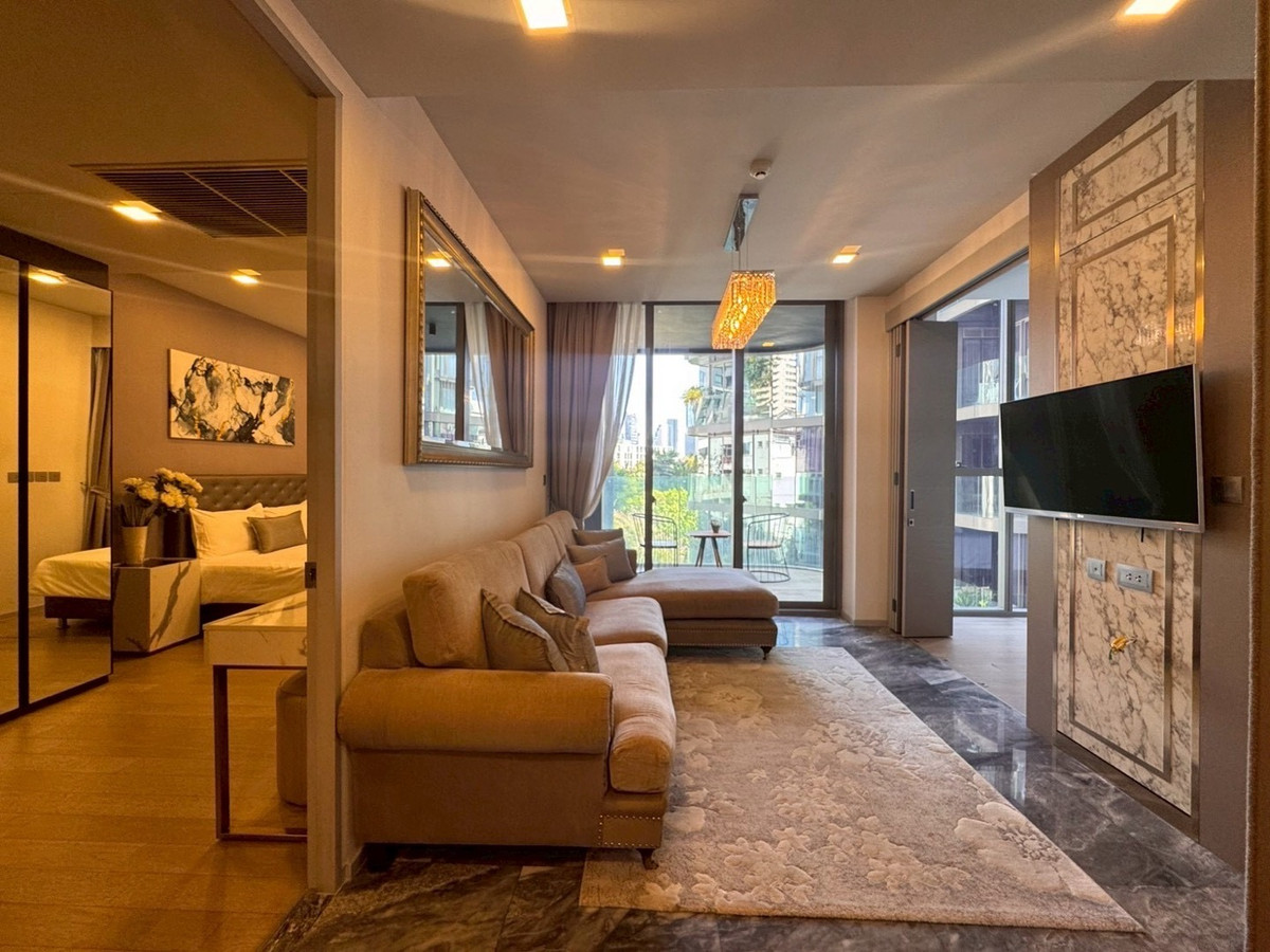 For RentCondoSukhumvit, Asoke, Thonglor : Ashton Residence 41 (Sukhumvit 41)
2 Bedrooms | 2 Bathrooms Rental: 85,000 THB/month 🐶🐱 Pet-Friendly
Phat: 064-642-8664
Nui: 094-624-2014