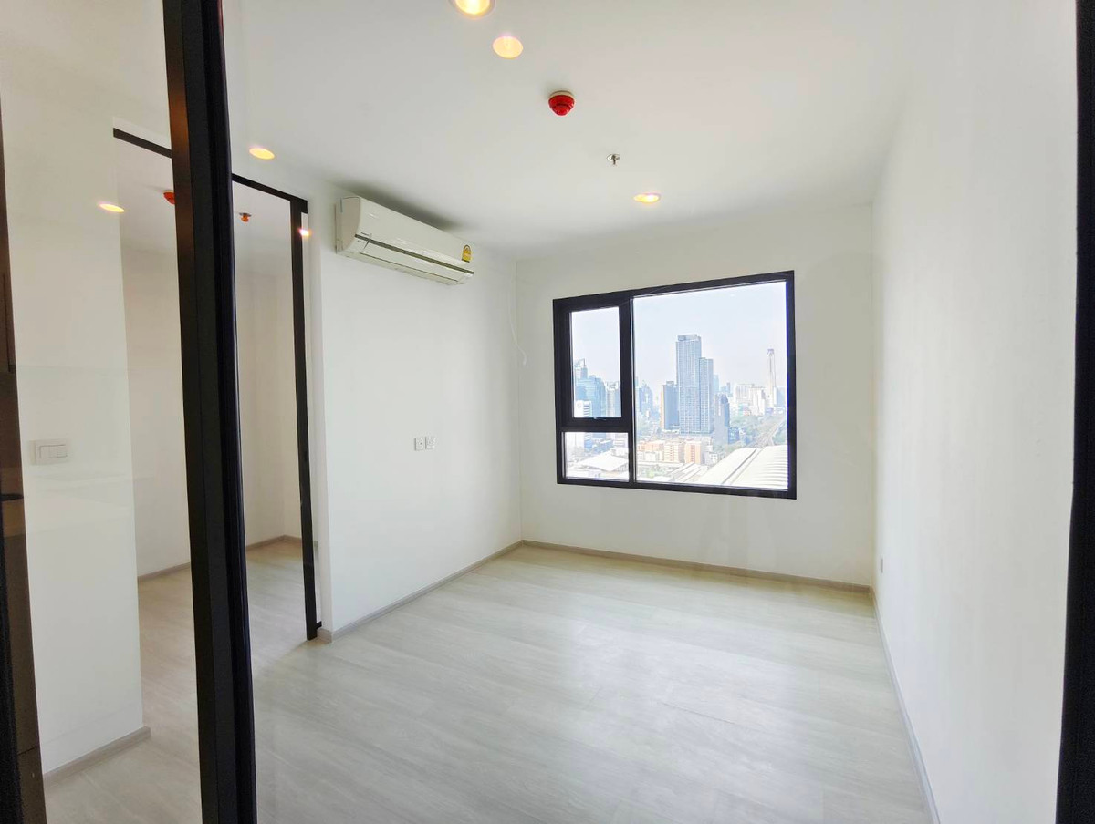 ขายคอนโดพระราม 9 เพชรบุรีตัดใหม่ RCA : Life Asoke ห้องใหม่ ไม่เคยอยู่ ชั้นสูง วิวเมือง ติด ARL มักกะสัน