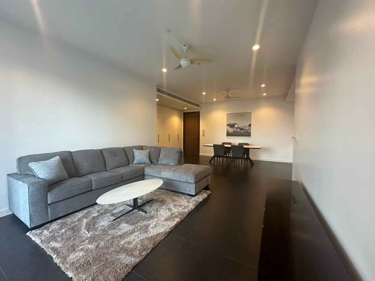 For RentCondoWitthayu, Chidlom, Langsuan, Ploenchit : Condo 185 Rajadamri, convenient travel, near BTS, there is a shuttle, beautiful room, fully furnished, ready to move in.