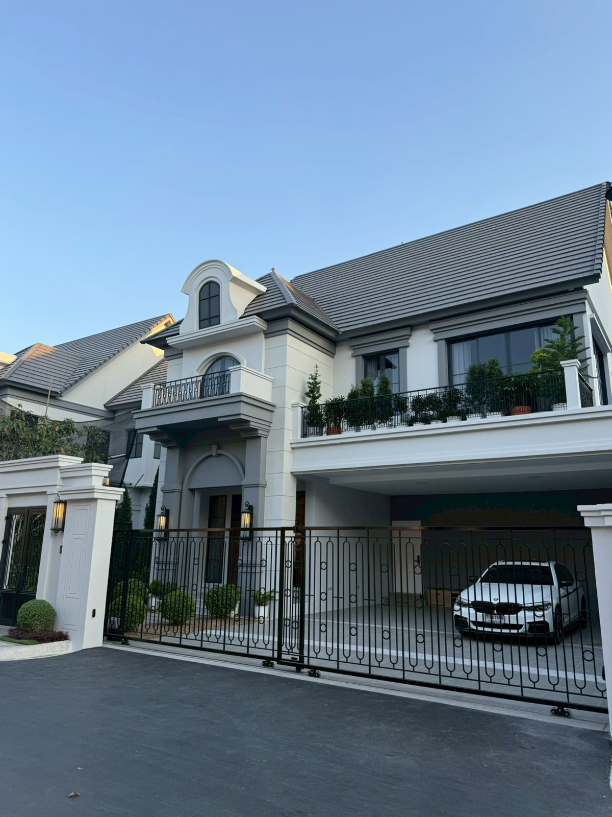 For RentHouseKasetsart, Ratchayothin : Luxury single house 180k🔥| Narasiri Phahon-Watcharaphon | Fully decorated, ready to move in.