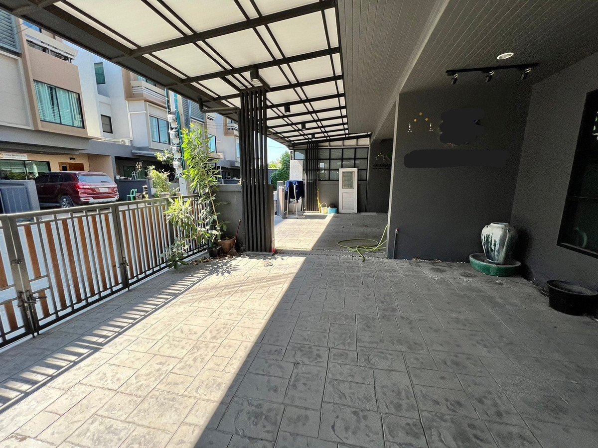 For RentHome OfficeNonthaburi, Bang Yai, Bangbuathong : 6bedroom home office with a 13-meter frontage and ample parking. An avenue is nearby.
