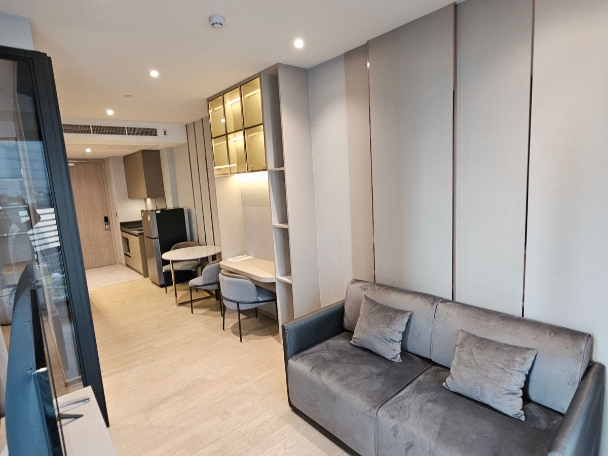 For RentCondoRama9, Petchburi, RCA : Ashton Asoke-Rama 9 Condo for RENT  ** Ashton Asoke - Rama 9  ห้องกว้าง 43 ตรม. 1 นอน 1 น้ำ พร้อมอยู่@ 35,000 บาท โทรด่วน 096-2615656  ห้องกว้าง 43 ตรม. 1 นอน 1 น้ำ เฟอร์ครบ พร้อมอยู่    Location : Rama 9   Selling Price : 35,000 Baht  Condominium near MR