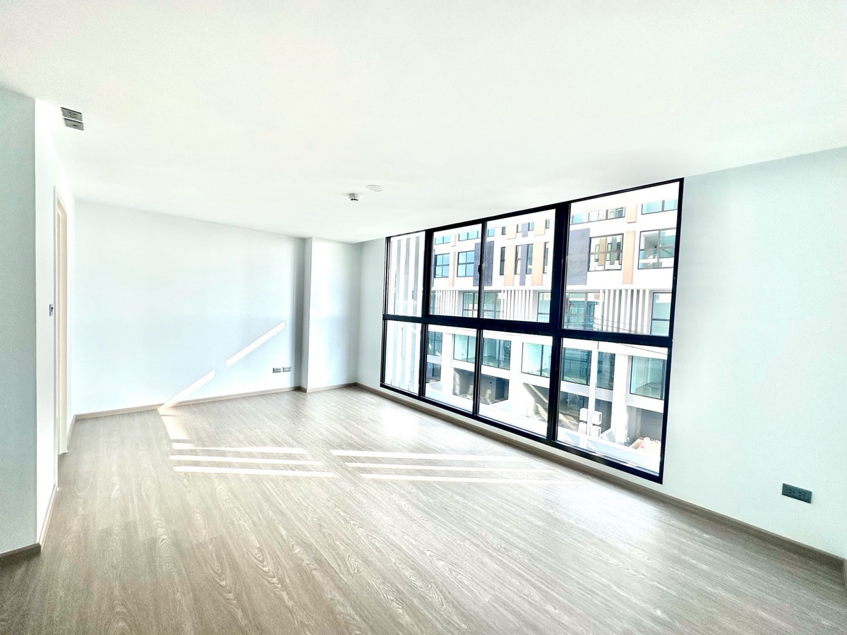 ให้เช่าอาคารพาณิชย์พัฒนาการ ศรีนครินทร์ : โฮมออฟฟิศสมัยใหม่ให้เช่า 281 ตร.ม.Nirvana @WORK Krungthep Kreetha — ทำเลศักยภาพ ติด Nirvana PORCH Community Mall