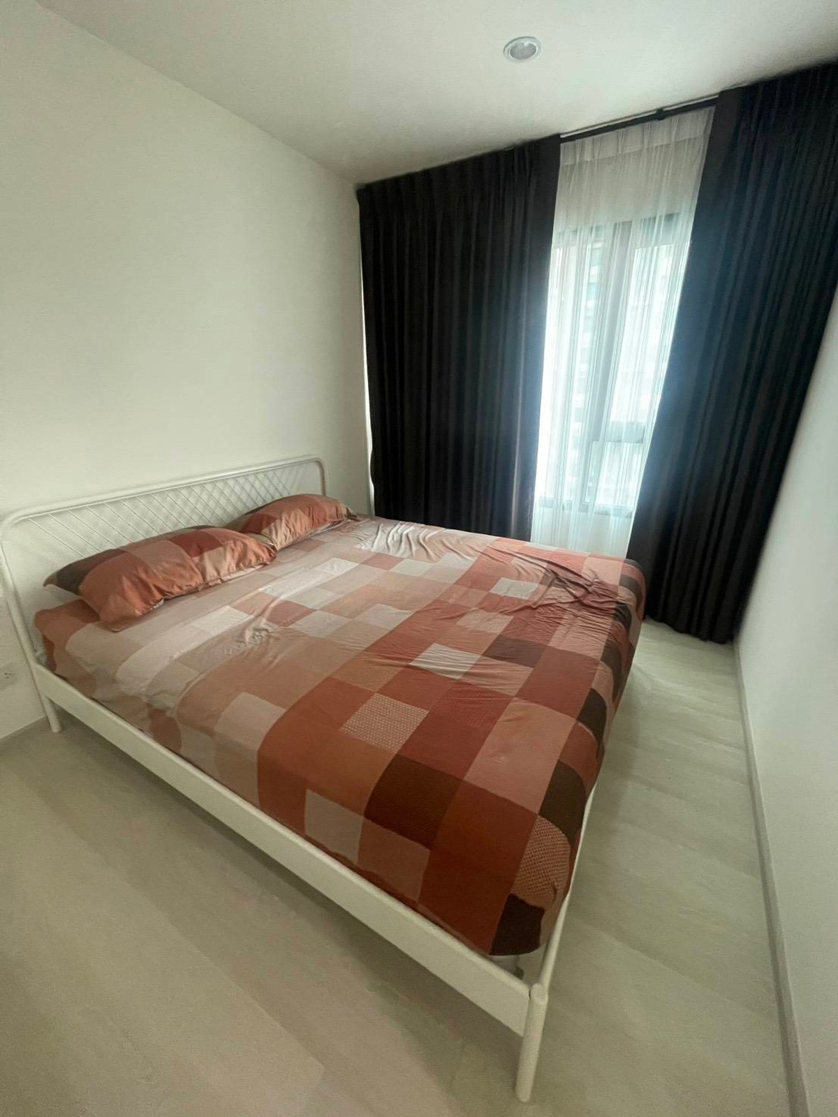 For RentCondoRama9, Petchburi, RCA : For rent, Life Asoke, 2 bedrooms, corner room, swimming pool view, near MRT Phetchaburi, Airport Link Makkasan, fully furnished, with electrical appliances, ready to move in.