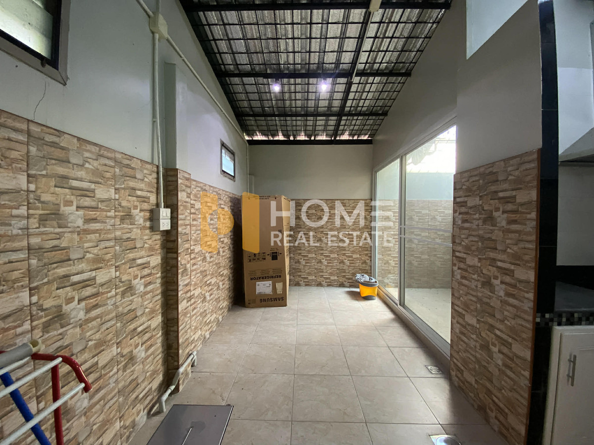 ขายทาวน์โฮมพระราม 2 บางขุนเทียน : 4 ห้องนอน สภาพใหม่กริ๊บ  🏡✨ ทาวน์ อเวนิว โคโคส พระราม 2 ซอย 50 / 3 ห้องนอน (ขาย), Town Avenue Cocos Rama 2 Soi 50 / 3 Bedrooms (FOR SALE) BALL235