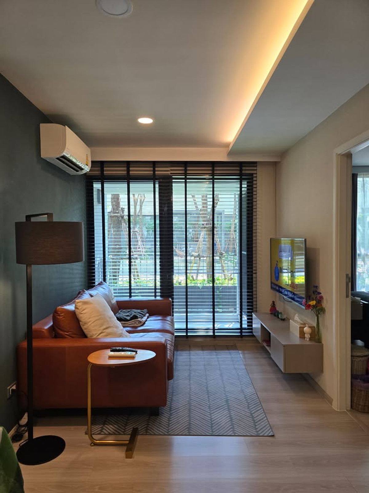 For RentCondoSukhumvit, Asoke, Thonglor : Condo VTARA Sukhumvit 36, convenient travel, near BTS, there is a shuttle, beautiful room, fully furnished, ready to move in!!