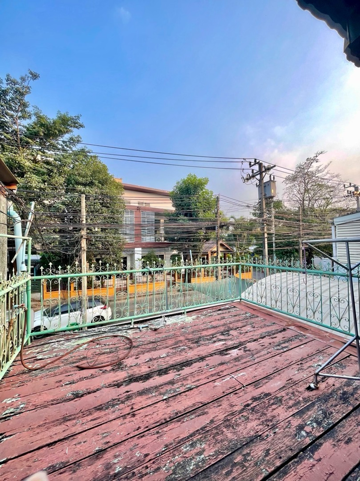 ขายทาวน์โฮมวิภาวดี ดอนเมือง หลักสี่ : ขายทาวน์เฮ้าส์2ชั้น ติดถนนในซอยวิภาวดี64 พท.18 ตรว. 2นอน2น้ำ ใกล้ตลาดสด, 7-11 ,เข้าออกได้หลายทาง เหมาะอยู่อาศัย/ค้าขายได้