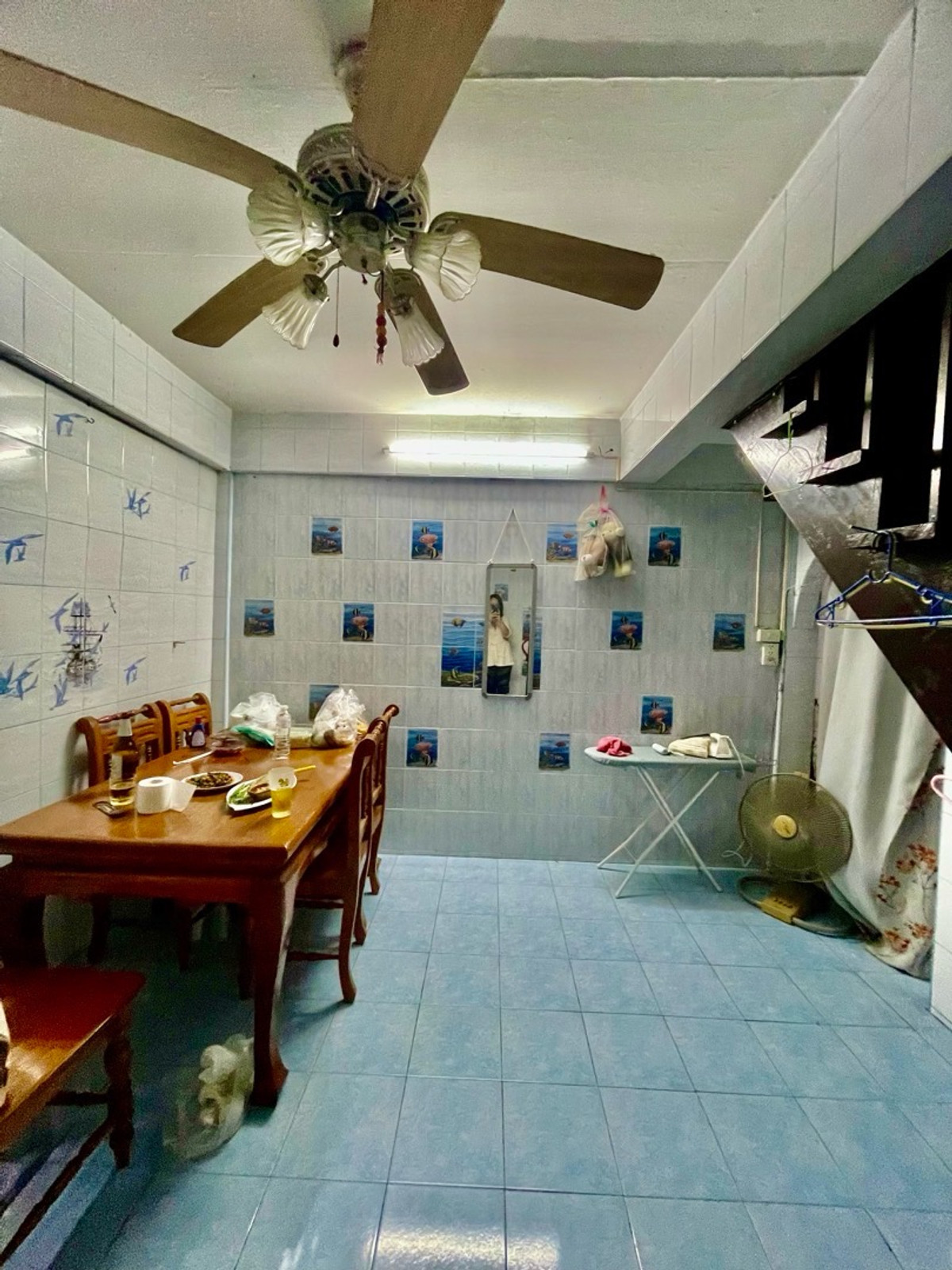 ขายทาวน์โฮมวิภาวดี ดอนเมือง หลักสี่ : ขายทาวน์เฮ้าส์2ชั้น ติดถนนในซอยวิภาวดี64 พท.18 ตรว. 2นอน2น้ำ ใกล้ตลาดสด, 7-11 ,เข้าออกได้หลายทาง เหมาะอยู่อาศัย/ค้าขายได้