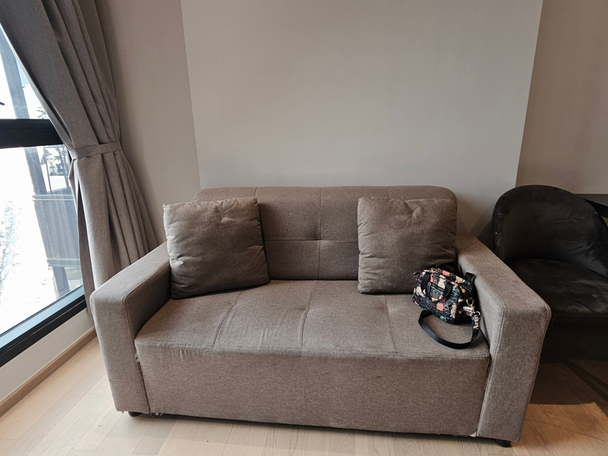 For RentCondoRama9, Petchburi, RCA : Ashton Asoke-Rama 9 Condo for RENT  ** Ashton Asoke - Rama 9  ห้องกว้าง 35 ตรม. 1 นอน 1 น้ำ พร้อมอยู่@ 26,000 บาท โทรด่วน 096-2615656  ห้องกว้าง 35 ตรม. 1 นอน 1 น้ำ เฟอร์ครบ พร้อมอยู่    Location : Rama 9   Selling Price : 26,000 Baht  Condominium near MR