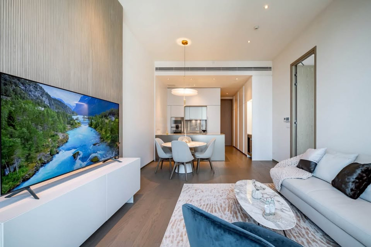 For RentCondoWitthayu, Chidlom, Langsuan, Ploenchit : Luxury condo at Scope langsuan, convenient travel, close to BTS, there is a shuttle, beautiful room, fully furnished, ready to move in.