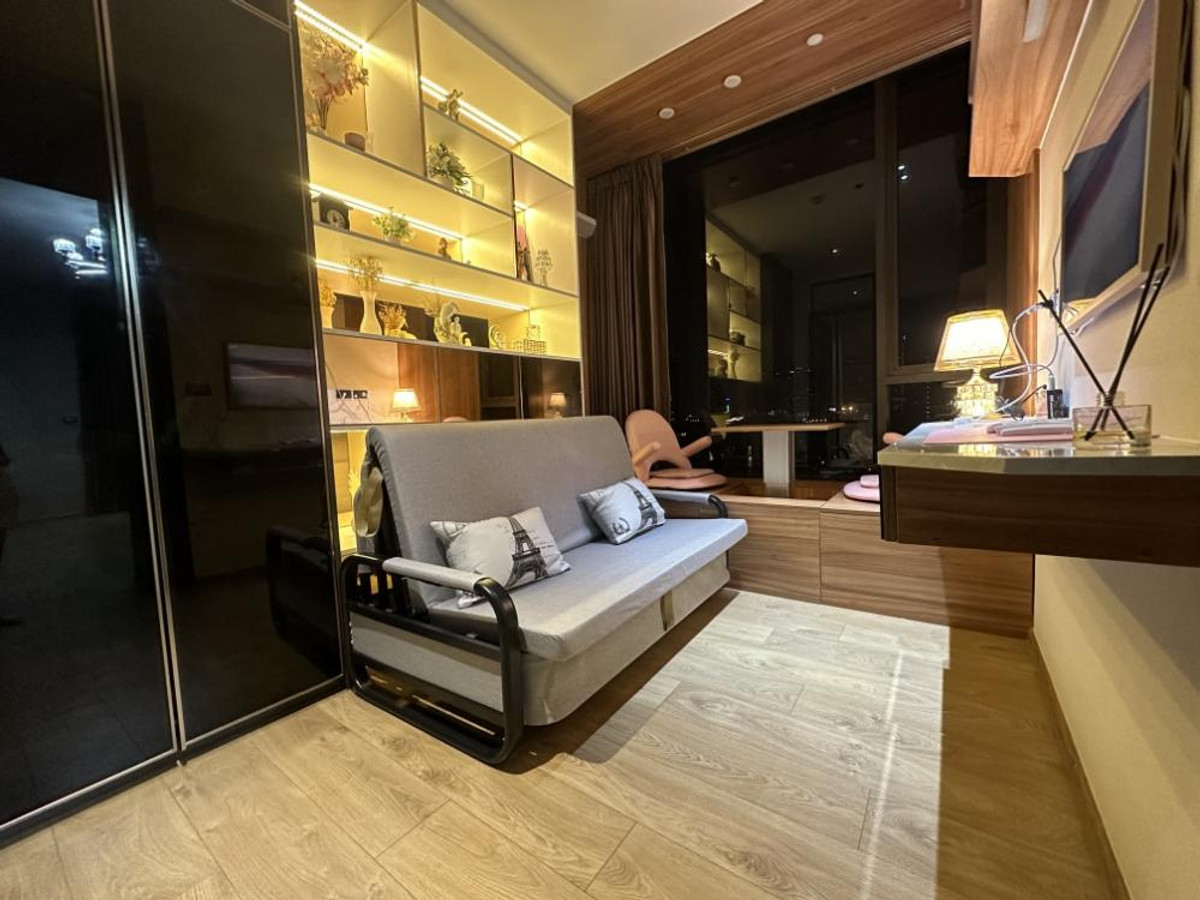 For RentCondoSukhumvit, Asoke, Thonglor : Condo The FINE Bangkok Thonglor–Ekamai, convenient travel, near BTS, there is a shuttle, beautiful room, fully furnished, ready to move in!