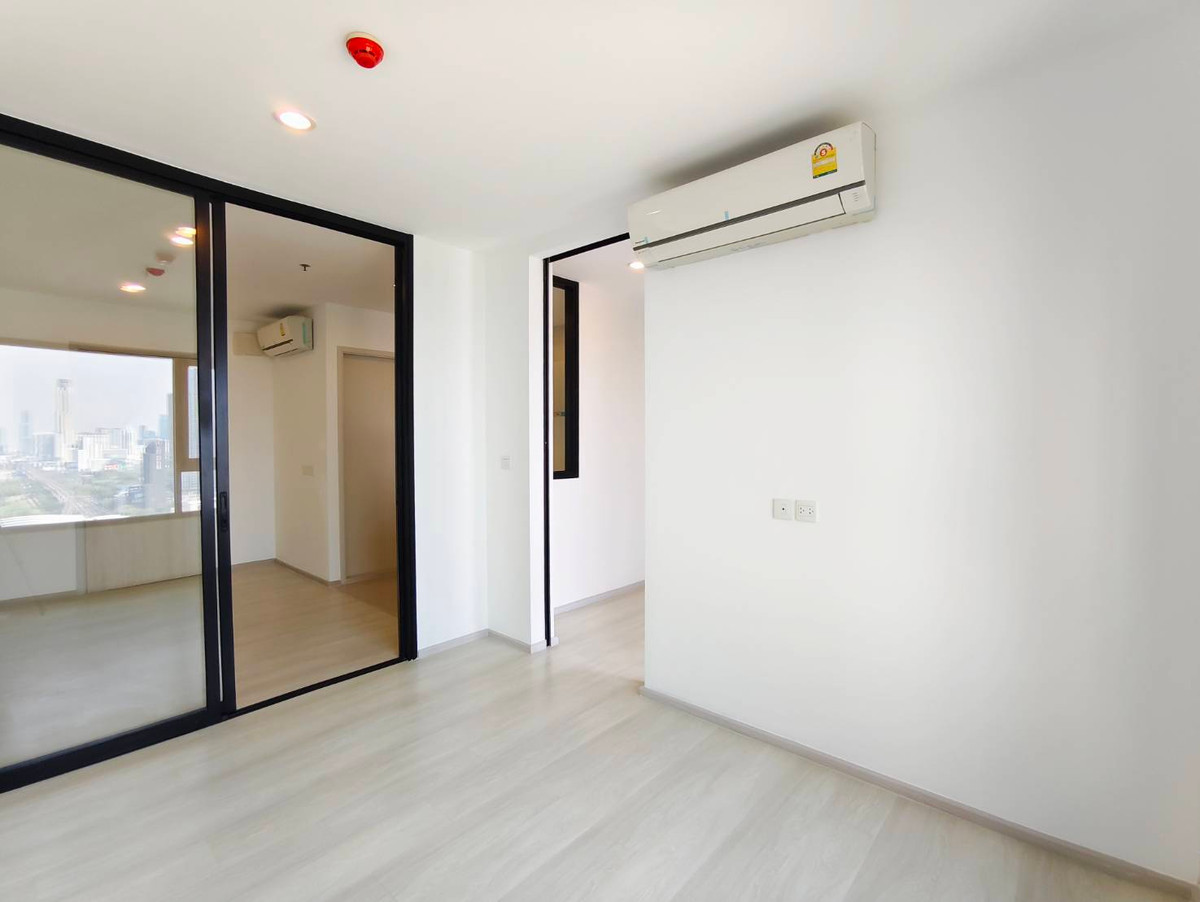 ขายคอนโดพระราม 9 เพชรบุรีตัดใหม่ RCA : Life Asoke ห้องใหม่ ไม่เคยอยู่ ชั้นสูง วิวเมือง ติด ARL มักกะสัน