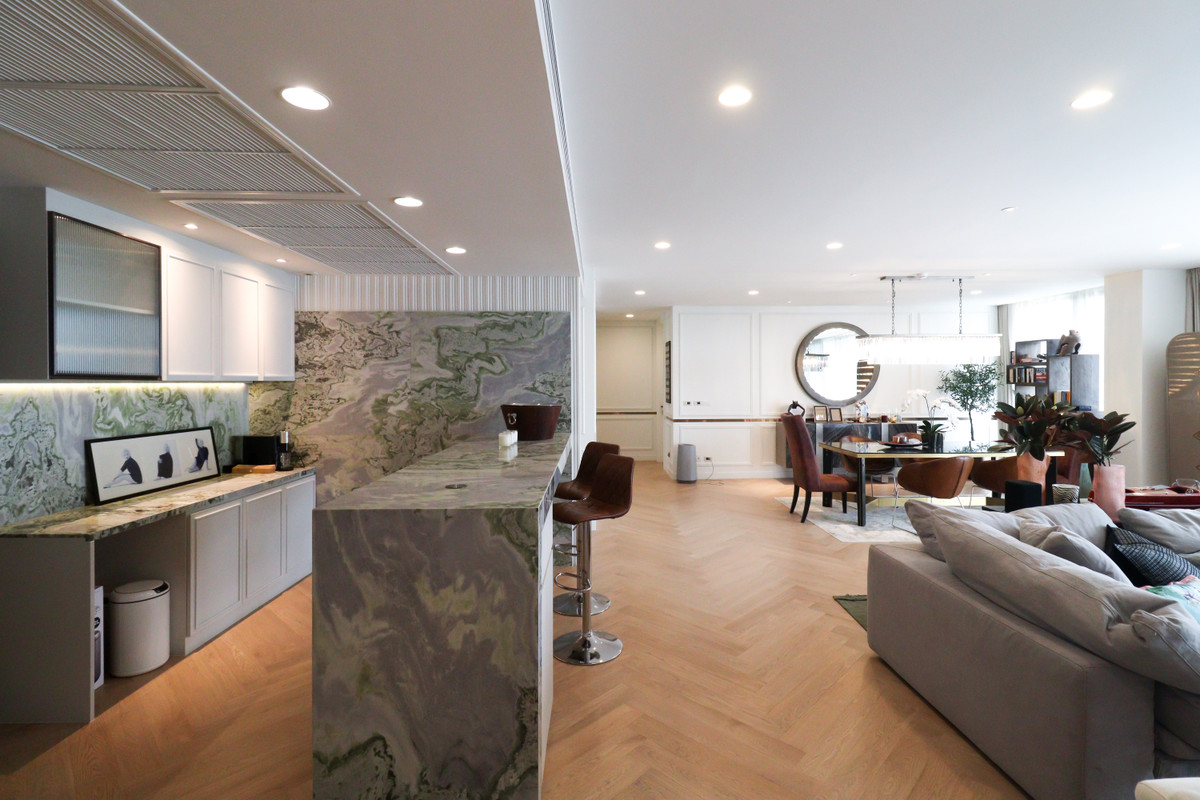 For SaleCondoOnnut, Udomsuk : Large 4 bedroom condo at Park Court Sukhumvit 77, Contact 062-496-6454