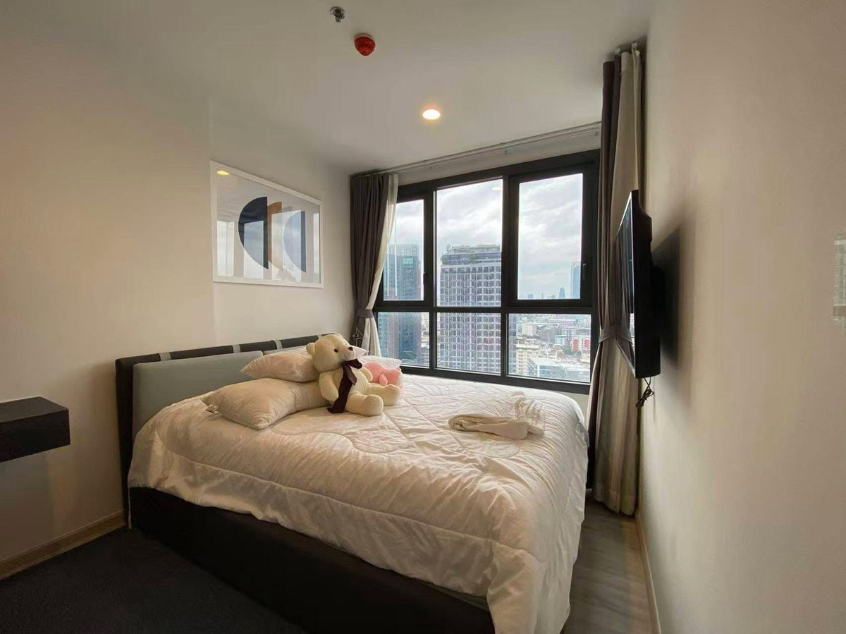 ให้เช่าคอนโดรัชดา ห้วยขวาง : ให้เช่า XT Huaikhawng (เอ็กที ห้วยขวาง) 1 ห้องนอน 1ห้องน้ำ ครัวแยก  34 ตรม.ชั้น 21 ตึก A วิวเมือง  เฟอร์และเครื่องใช้ไฟฟ้าครบ 20,000 บาท