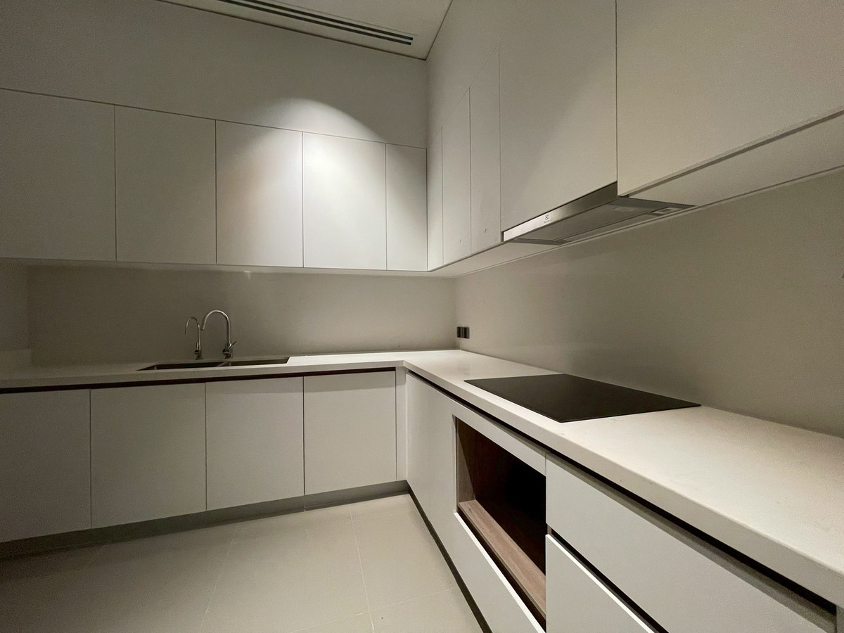 ให้เช่าคอนโดวิทยุ ชิดลม หลังสวน : 4 ห้องนอน วิวสวย ที่ One89 Wireless , Contact 062-496-6454