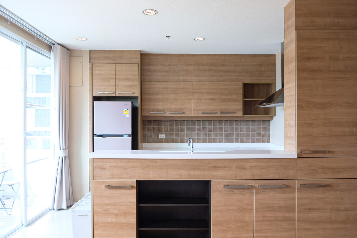 For RentCondoSukhumvit, Asoke, Thonglor : Condo Villa Sikhara, convenient travel, close to BTS, there is a shuttle, beautiful room, fully furnished, ready to move in!!