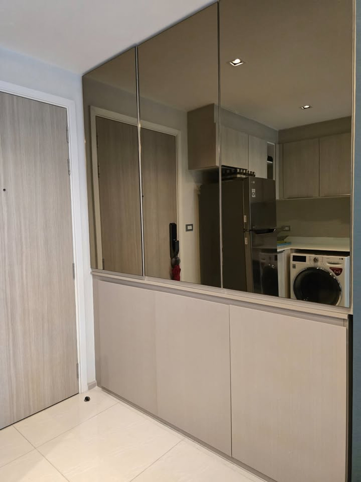 For RentCondoSukhumvit, Asoke, Thonglor : Condo VTARA Sukhumvit 36, convenient travel, near BTS, there is a shuttle, beautiful room, fully furnished, ready to move in!!